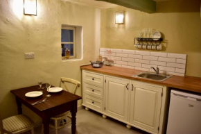 Arcanum apartment 1 very close to seafront bus station and ferry to Valletta